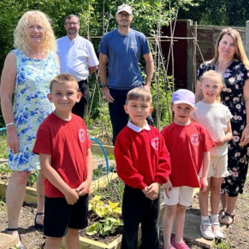 Hands-on gardening experience for Schoolchildren