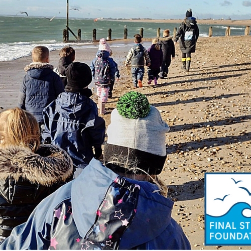 Educating to fight pollution on the beach