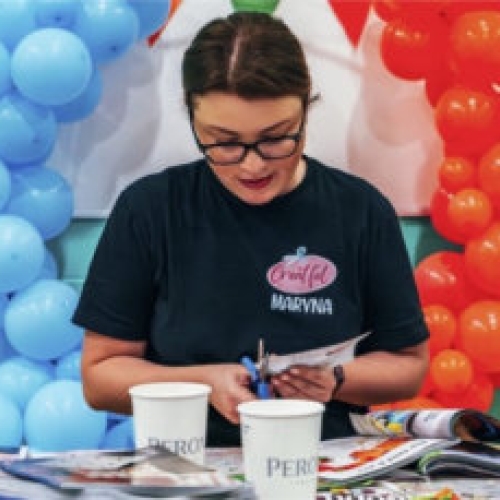 Ukrainian superstar bringing people together through art